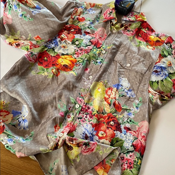 Louis Vuitton Floral Silk Short and blouse sets - Picture 16 of 17
